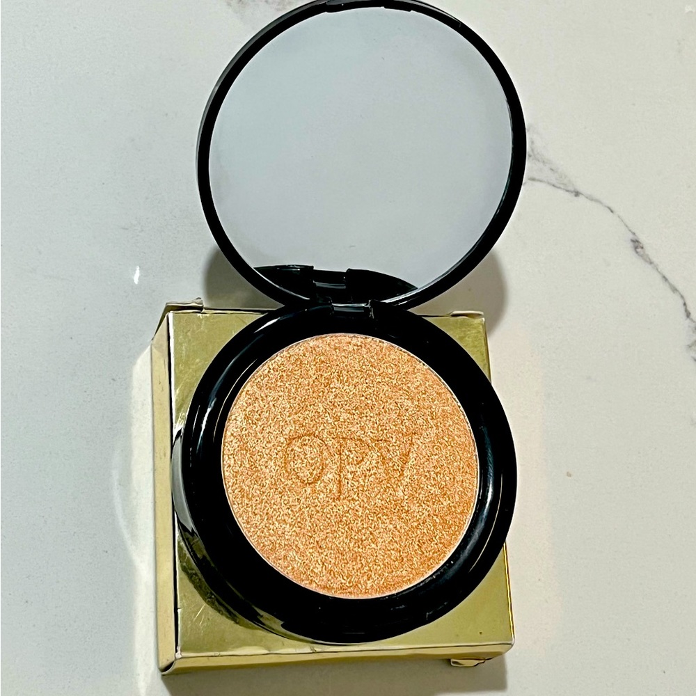 OPV Beauty London highlighter in Glam-o-rous